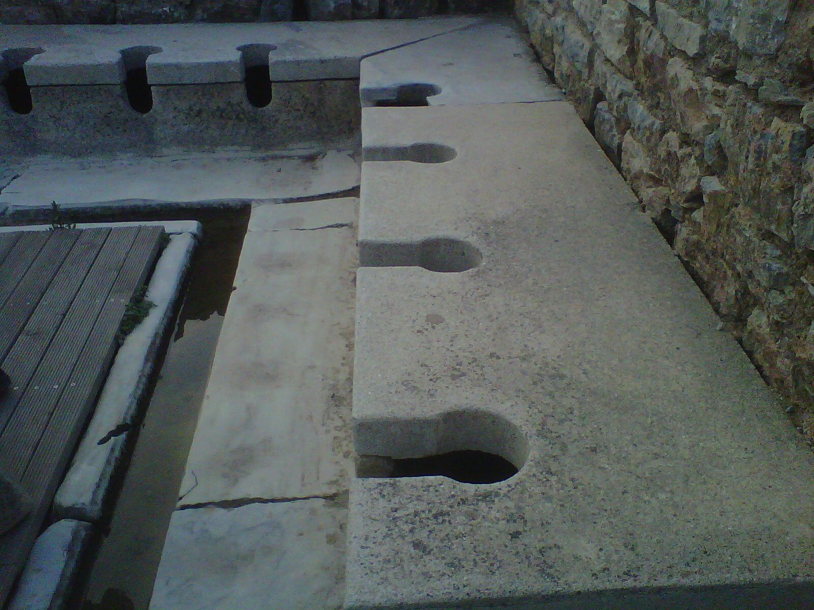 Eskiden İnsanlar Tuvalet İhtiyaçlarını Nasıl Gideriyordu