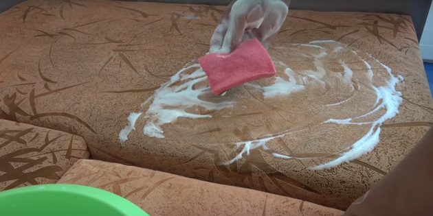 Evde kanepe nasıl temizlenir "