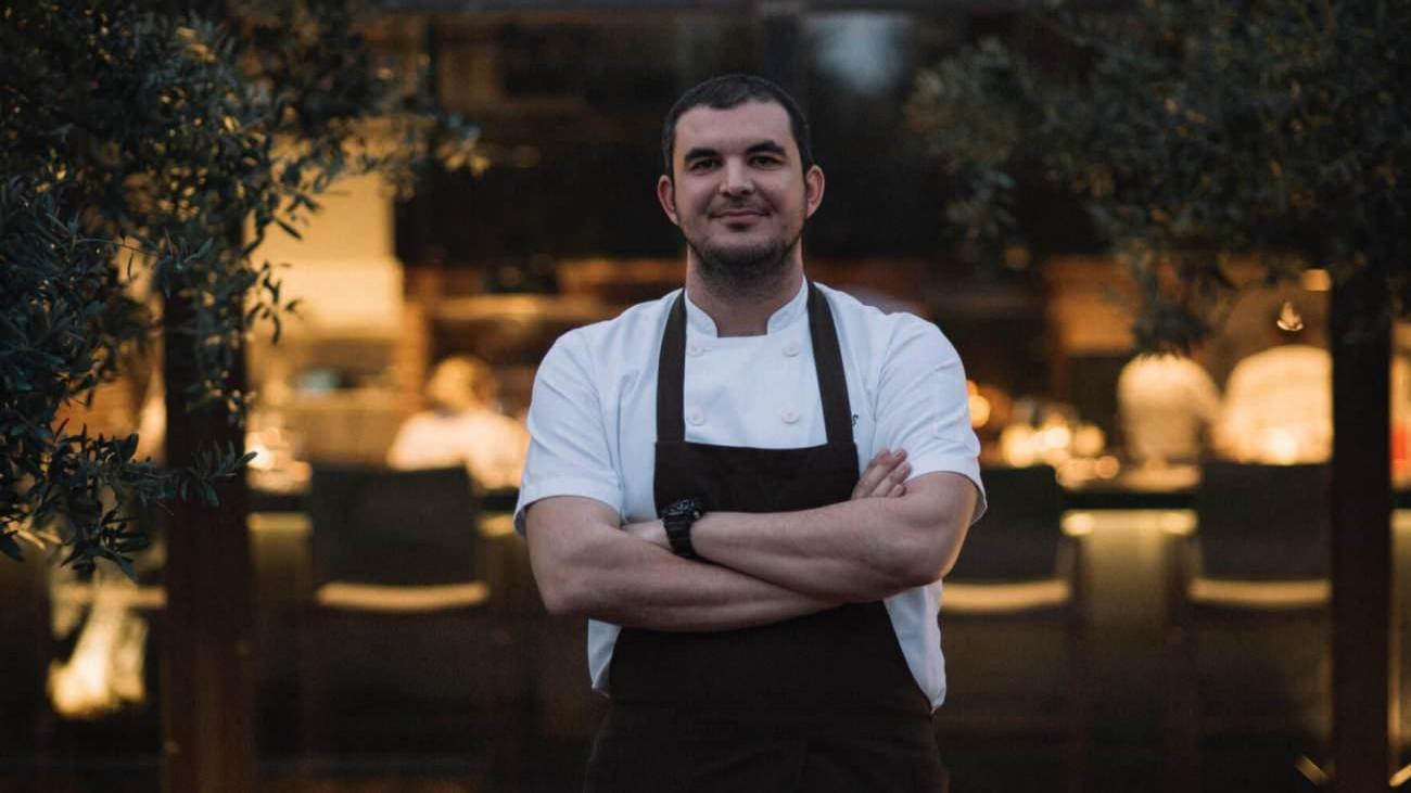 unlu sef osman sezener kimdir ve kac yasinda osman sezener nerede calisiyor